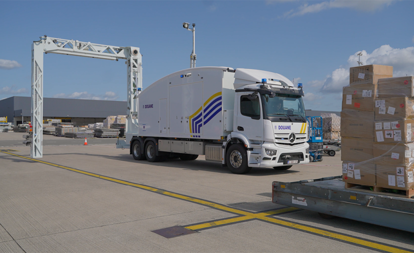 Camion scanner de la douane de Liege Airport